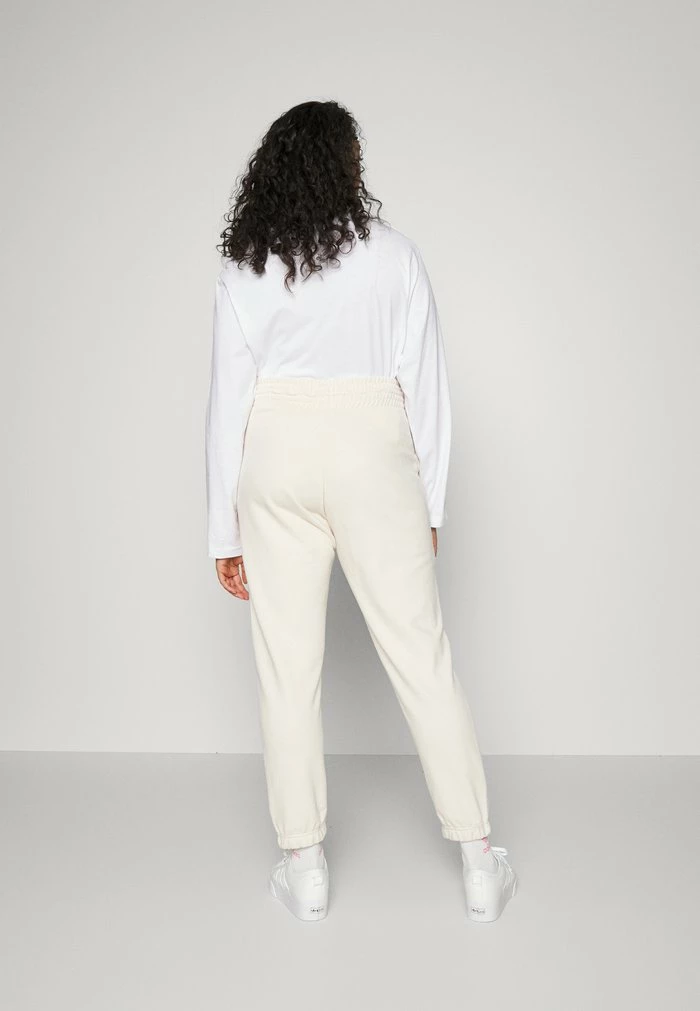 Adidas Originals ADIDAS RETRO LUXURY PANTS - Tracksuit Bottoms - White 3 Adidas Originals ADIDAS RETRO LUXURY PANTS - Tracksuit Bottoms - White - Image 3