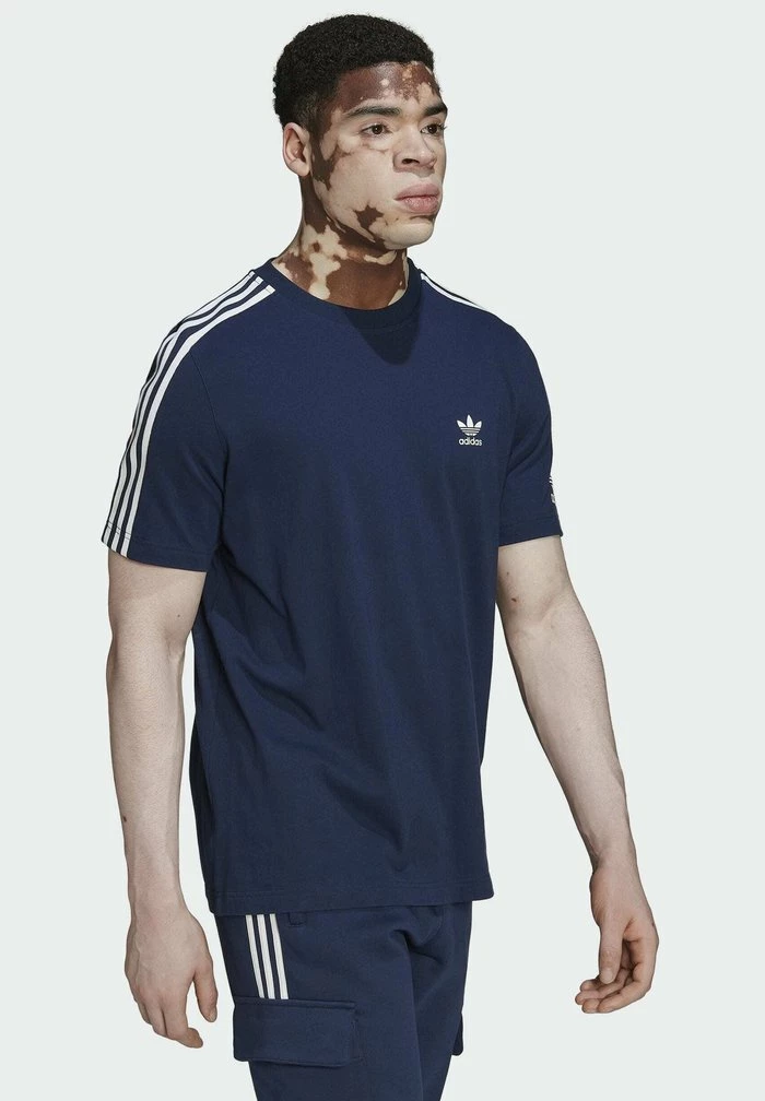 Adidas Originals TECH TEE - Print T-shirt - Blue 6 Adidas Originals TECH TEE - Print T-shirt - Blue - Image 6