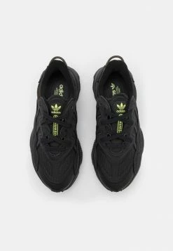 Adidas Originals OZWEEGO REAL MADRID UNISEX - Trainers - Core Black/carbon/pulse Lime -Adidas Originals Shop 3b3ccfa0da7c438396481bc25163fe76
