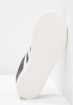 Adidas Originals GAZELLE - Trainers - Solid Grey/white/gold Metallic -Adidas Originals Shop 3e671c2ba18343169b7122af8d6be153