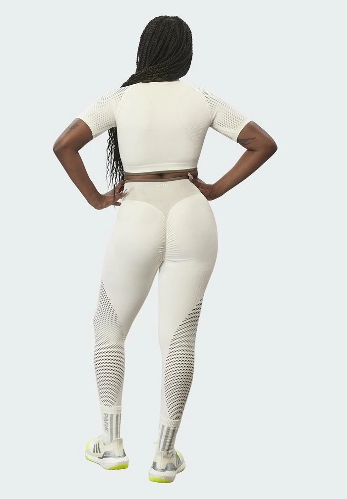 Adidas Originals IVY PARK SEAMLESS CROP TOP - Top - White 3 Adidas Originals IVY PARK SEAMLESS CROP TOP - Top - White - Image 3