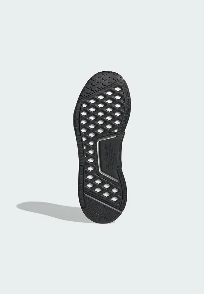 Adidas Originals NMD V3 - Trainers - Black 5 Adidas Originals NMD V3 - Trainers - Black - Image 5