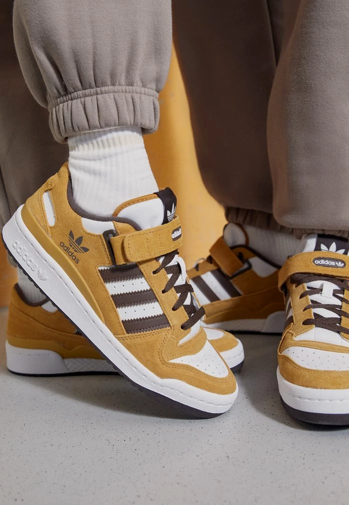 Adidas Originals FORUM LOW - Trainers - Brown 3 Adidas Originals FORUM LOW - Trainers - Brown - Image 3