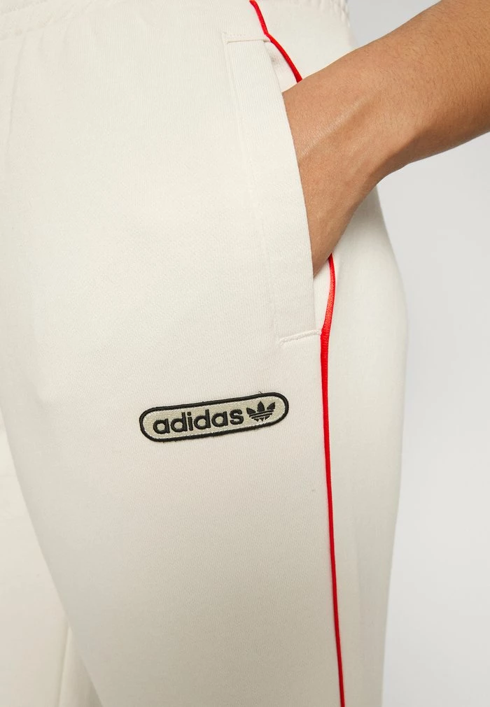 Adidas Originals ADIDAS RETRO LUXURY PANTS - Tracksuit Bottoms - White 8 Adidas Originals ADIDAS RETRO LUXURY PANTS - Tracksuit Bottoms - White - Image 8