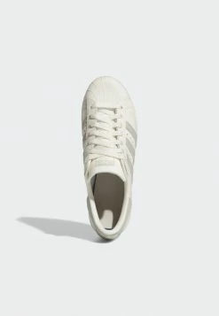Adidas Originals SUPERSTAR 82 - Trainers - White -Adidas Originals Shop 451dd6eb2d1c4ec0917f9d3f395f3779