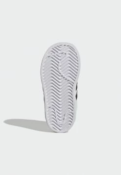 Adidas Originals SUPERSTAR - Trainers - White -Adidas Originals Shop 46a10ababf534cb3b60efe868ab629f8