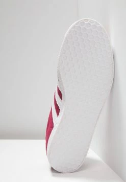 Adidas Originals GAZELLE - Trainers - Cburgu/ftwwht/ftwwht -Adidas Originals Shop 46ba3657c52748bfb9884347a63f2ad9