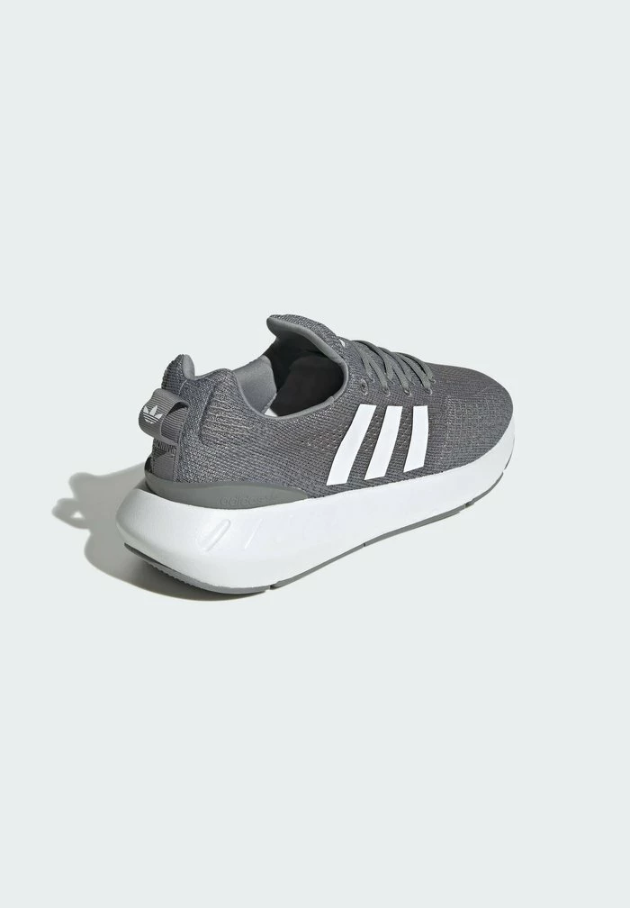 Adidas Originals SWIFT RUN 22 UNISEX - Trainers - Grey 4 Adidas Originals SWIFT RUN 22 UNISEX - Trainers - Grey - Image 4