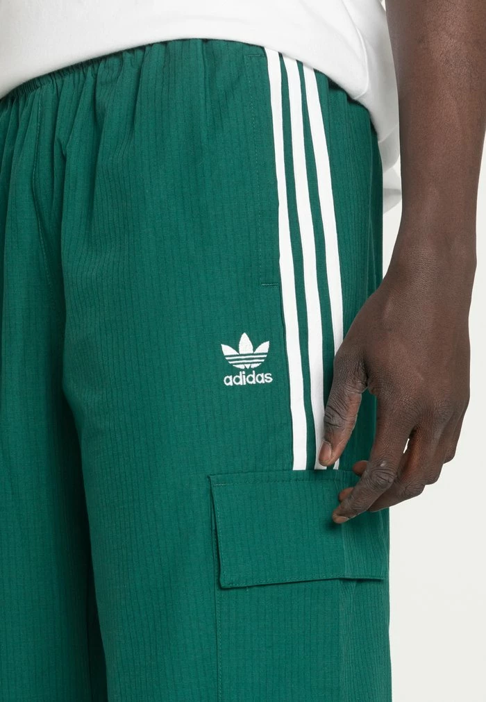 Adidas Originals STRIPES - Cargo Trousers - Collegiate Green 5 Adidas Originals STRIPES - Cargo Trousers - Collegiate Green - Image 5