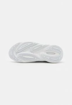 Adidas Originals OZELIA UNISEX - Trainers - Footwear White/core Black -Adidas Originals Shop 4d419b579f2c44eb80ac6f5580293e17