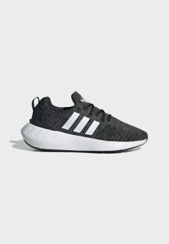 Adidas Originals SWIFT RUN - Trainers - Black -Adidas Originals Shop 4da149b6836c4a80b47331e11cab4f33