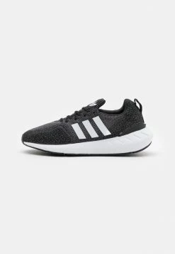 Adidas Originals SWIFT RUN 22 UNISEX - Trainers - Core Black/footwear White/grey Five