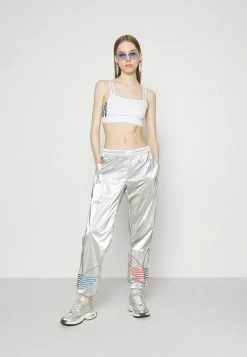 Adidas Originals BRA ORIGINALS ADICOLOR PRIMEGREEN TOP FITTED - Top - White -Adidas Originals Shop 4f23dd3e8a30452c9aef0b08cffd6fdd