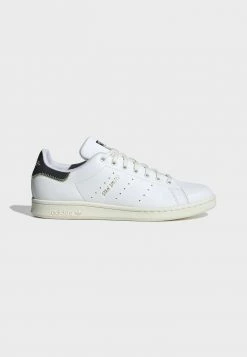 Adidas Originals STAN SMITH - Trainers - White -Adidas Originals Shop 4f72708218d34aedb192a076316af397