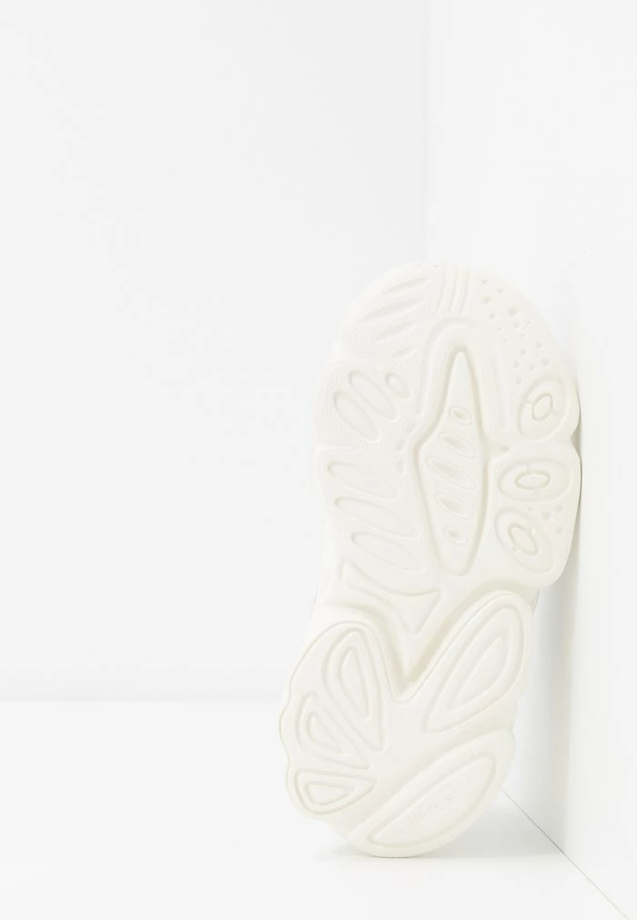 Adidas Originals OZWEEGO UNISEX - Trainers - Crystal White/footwear White/offwhite 6 Adidas Originals OZWEEGO UNISEX - Trainers - Crystal White/footwear White/offwhite - Image 6