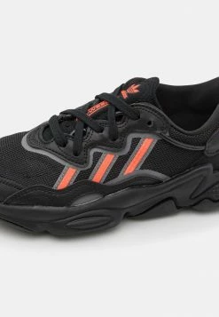 Adidas Originals OZWEEGO UNISEX - Trainers - Black -Adidas Originals Shop 517be61205d54eccadafb51651b47fa3