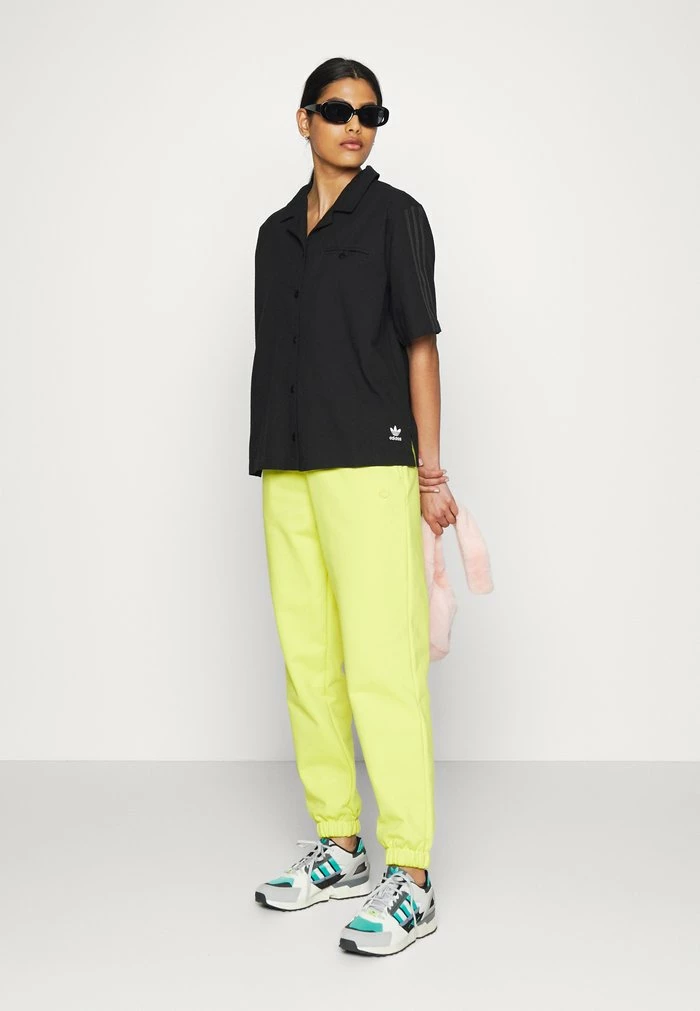 Adidas Originals PANTS - Tracksuit Bottoms - Shock Slime 5 Adidas Originals PANTS - Tracksuit Bottoms - Shock Slime - Image 5