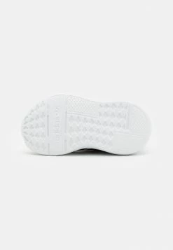 Adidas Originals SWIFT RUN 22 UNISEX - Trainers - Footwear White/core Black/grey Two 10 Adidas Originals SWIFT RUN 22 UNISEX - Trainers - Footwear White/core Black/grey Two -Adidas Originals Shop 52940c34e6a24b9dbbe78cf91ed912e5