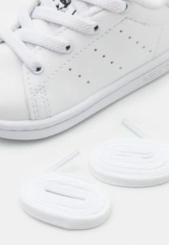 Adidas Originals STAN SMITH UNISEX - Baby Shoes - Footwear White/almost Blue/core Black -Adidas Originals Shop 566c42a9aebf46bbb5d6c74f3aa2551c