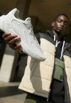 Adidas Originals OZELIA UNISEX - Trainers - Grey Two/grey Four -Adidas Originals Shop 5672c07dc1624ac78dc5b51a1a9ee9d1