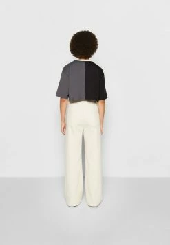 Adidas Originals CROPPED TEE - Print T-shirt - Black 10 Adidas Originals CROPPED TEE - Print T-shirt - Black -Adidas Originals Shop 59fa9f237bb44b38b9a207f069a34798