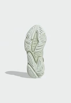 Adidas Originals OZWEEGO - Trainers - Green -Adidas Originals Shop 5abcf365014b41fc85a5ab6c3a54d6e3