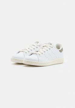 Adidas Originals STAN SMITH UNISEX - Trainers - Footwear White/cloud White/orbit Green -Adidas Originals Shop 5b9f1ea956114e04b8309edf6399ccd2