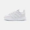 Adidas Originals RETROPY F2 UNISEX - Trainers - Footwear White/core Black