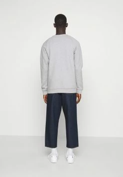 Adidas Originals ESSENTIAL CREW - Sweatshirt - Medium Grey Heather -Adidas Originals Shop 5c26558ea7654fefb2cc94fcd4a3f895