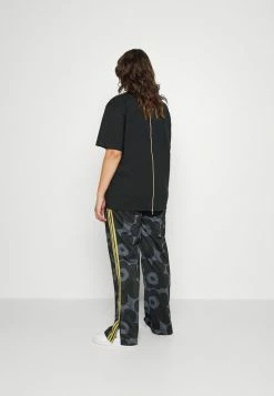 Adidas Originals TEE - Print T-shirt - Black -Adidas Originals Shop 5f481a95afd44756a7082813b6097484