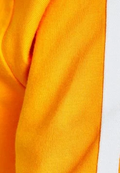 Adidas Originals CROPPED TEE - Print T-shirt - Bright Orange -Adidas Originals Shop 5fff1aa982da4ab48efce7781236bb4d