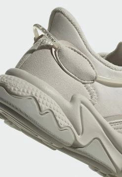 Adidas Originals OZWEEGO J - Trainers - Alumina/white/metal Grey -Adidas Originals Shop 60876091694c463593a9bd31fcb67c63