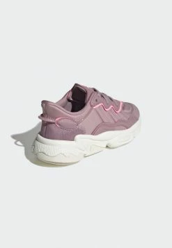 Adidas Originals OZWEEGO - Trainers - Purple -Adidas Originals Shop 62449480ed1748a8a51ec0b9a12dfea7