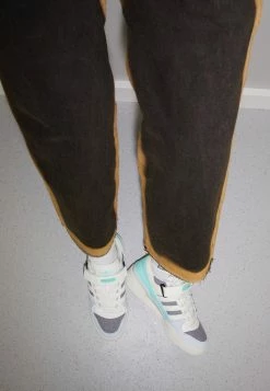 Adidas Originals FORUM - Trainers - Off White/white/easy Green -Adidas Originals Shop 6afa2daa51d24b56bae182e9a9504c58