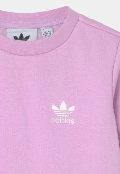 Adidas Originals CREW UNISEX SET - Tracksuit - Bliss Lilac -Adidas Originals Shop 6b8ea6718303427dbdbb80920424238a
