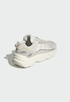 Adidas Originals ZX 22 BOOST UNISEX - Trainers - Beige -Adidas Originals Shop 6c6290b8acd6492bb6b38426450288c2