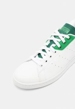Adidas Originals STAN SMITH UNISEX - Trainers - White/green/collegiate Green -Adidas Originals Shop 6d219eb99a5d420fa73d2e2e50703b77