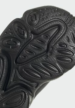 Adidas Originals OZWEEGO EL UNISEX - Trainers - Core Black/solar Red/grey Six -Adidas Originals Shop 6d21b3c946f949da8e905ca447247080