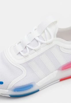 Adidas Originals NMD R1 V3 UNISEX - Trainers - Footwear White -Adidas Originals Shop 6ebc50900876450bb05874287a92f7d1