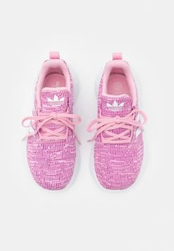 Adidas Originals SWIFT RUN 22 UNISEX - Trainers - True Pink/footwear White/vivid Pink -Adidas Originals Shop 7096303d4b944089837de496af7367b6