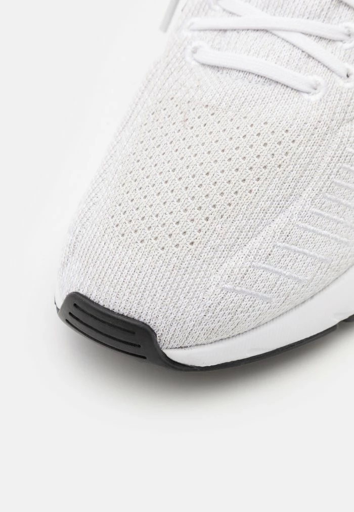Adidas Originals SWIFT RUN 22 UNISEX - Trainers - Footwear White/core Black/grey One 6 Adidas Originals SWIFT RUN 22 UNISEX - Trainers - Footwear White/core Black/grey One - Image 6