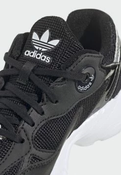 Adidas Originals ASTIR C - Trainers - Core Black/core Black/ftwr White -Adidas Originals Shop 74383cd9d45846fb959ec7a1a80ff109