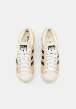 Adidas Originals SUPERSTAR 82 UNISEX - Trainers - Core Black/footwear White -Adidas Originals Shop 7699b319446f447b9873cc8874e6cecd