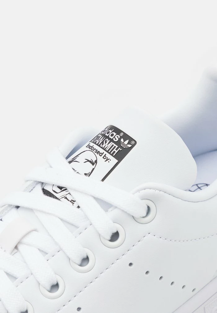 Adidas Originals STAN SMITH UNISEX - Trainers - Footwear White/core Black 6 Adidas Originals STAN SMITH UNISEX - Trainers - Footwear White/core Black - Image 6