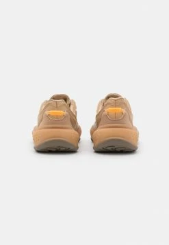 Adidas Originals OZRAH UNISEX - Trainers - St Pale Nude/simple Brown/orange Rush -Adidas Originals Shop 7d80cb57b6274a78a4c2ad4273a3df67