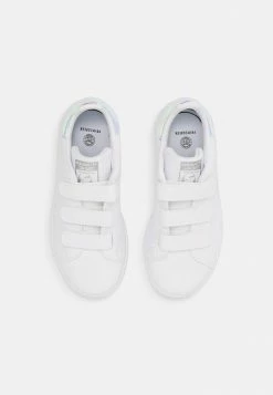 Adidas Originals STAN SMITH UNISEX - Trainers - White/silver 10 Adidas Originals STAN SMITH UNISEX - Trainers - White/silver -Adidas Originals Shop 7d85ad6331c946ec810444ba518dccf8
