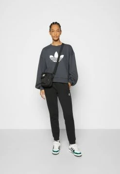 Adidas Originals CREW - Sweatshirt - Carbon -Adidas Originals Shop 7dd044b16e044a63acef817c042ca2f5