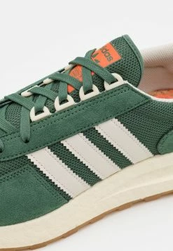Adidas Originals RETROPY E5 UNISEX - Trainers - Green Oxide/core Black/offwhite -Adidas Originals Shop 7e3895a3dff3430a9e9fae6b7ce4586b