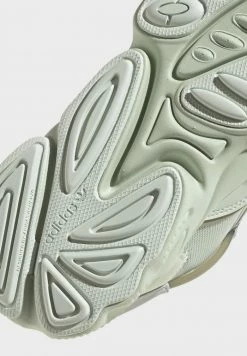 Adidas Originals OZWEEGO - Trainers - Green -Adidas Originals Shop 7fa9286e5da74da3bf50f3f3b4214d7f