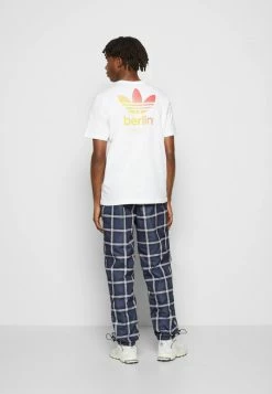 Adidas Originals TRACK PANT - Tracksuit Bottoms - Multicolor/shadow Navy 10 Adidas Originals TRACK PANT - Tracksuit Bottoms - Multicolor/shadow Navy -Adidas Originals Shop 81ac810f8b2e4449aeba2dc7367a2292
